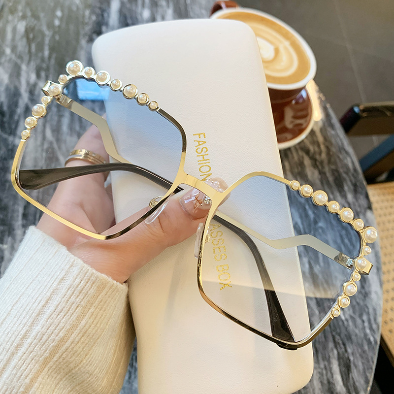 Oversized Square Glasses Ladies Pearl Sunglasses