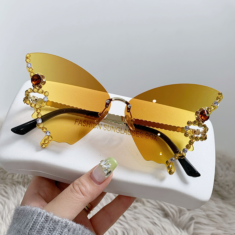 Individually Butterfly Shaped Diamond Rimless Sunglasses